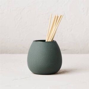 CASALUNA NWT reed diffuser -revive -5.5oz